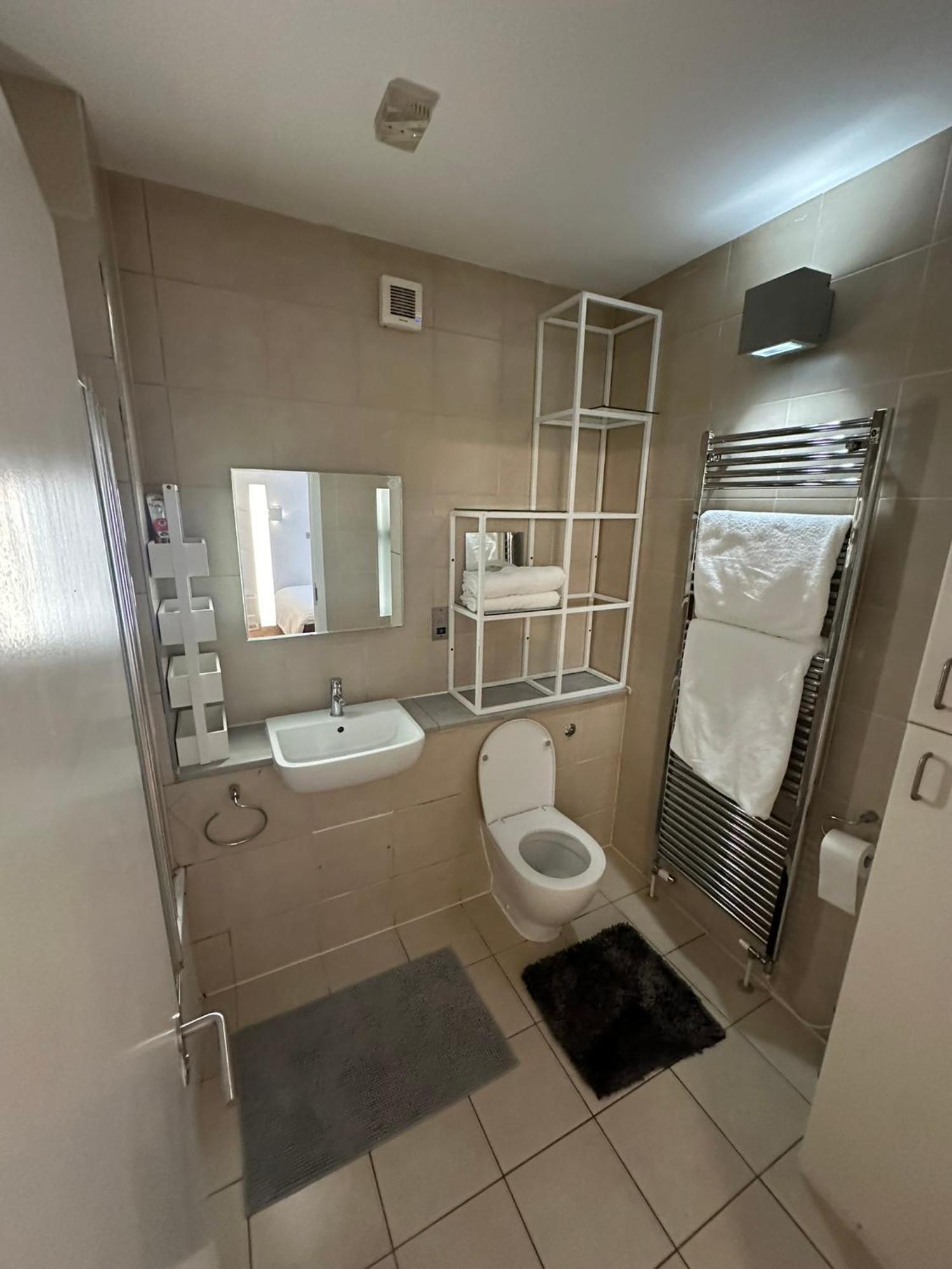 Double Bedroom With Private En-Suite London Exteriör bild